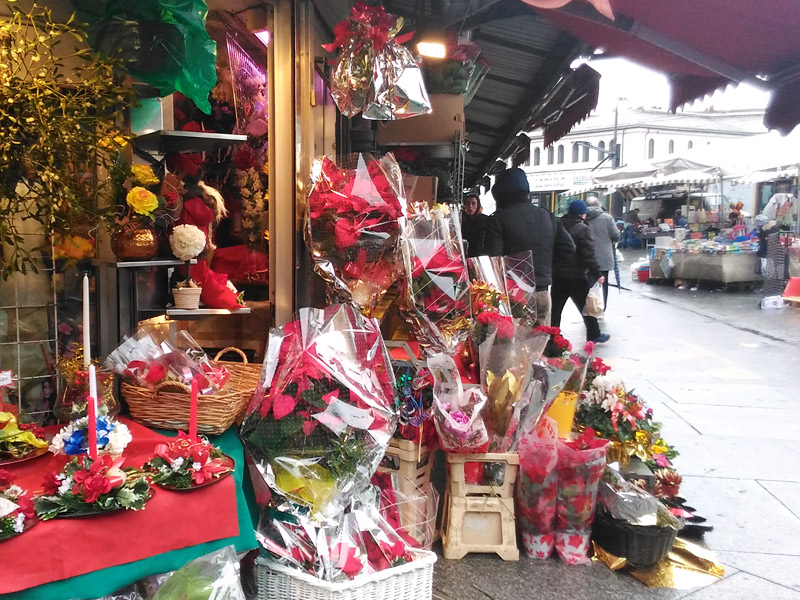 Centrotavola Natalizi Torino.Stelle Di Natale E Centrotavola Gli Addobbi Domestici Dei Torinesi Torino Oggi