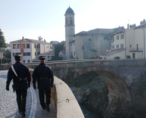 Evade dai domiciliari, rintracciato e arrestato dalla Polizia