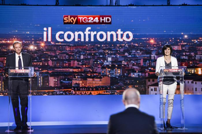 Sfida Fassino Appendino Il M5S è il primo partito Sfida Fassino Appendino Il M5S è il primo partito