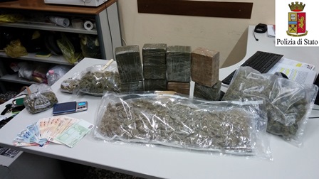 6 kg di marijuana al mese da Italia a Gb 6 kg di marijuana al mese da Italia a Gb