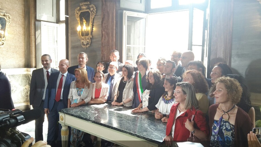 Torino, il sindaco Appendino plaude l'operato della Raggi Torino, il sindaco Appendino plaude l'operato della Raggi