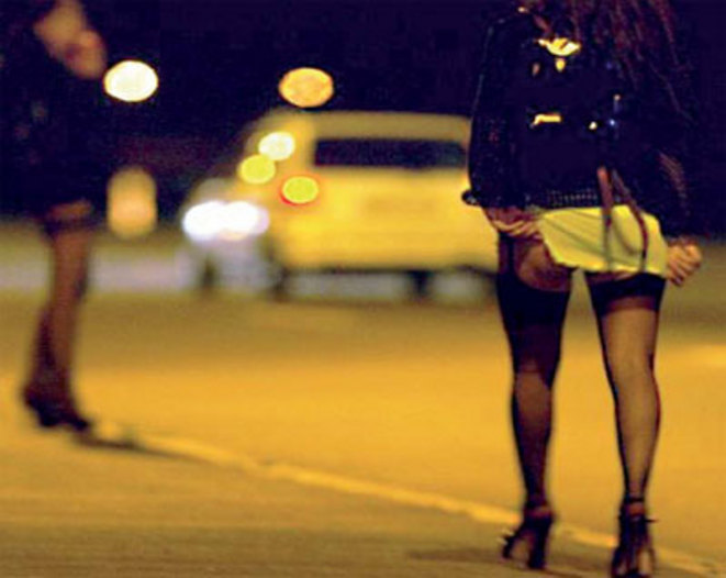 Sfruttamento della prostituzione 11 arresti a Torino ragazze picchiate e minacciate con riti voodoo