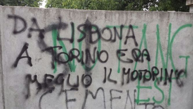 superga con scritte