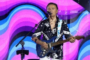 Pooh, concerto interrotto a Riccione: "Grande dispiacere e grande dolore" Pooh, concerto interrotto a Riccione: "Grande dispiacere e grande dolore"