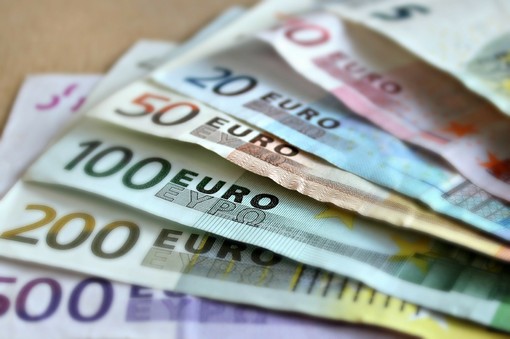 Bonus di 600 euro per i lavoratori esclusi dagli ammortizzatori, i sindacati: “Alcune categorie ancora tagliate fuori”