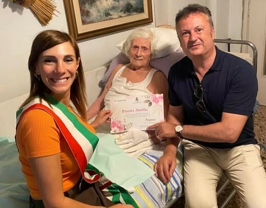 Nonna Ausilia tra Giorgia Ruggiero e Fabrizio Pulcini