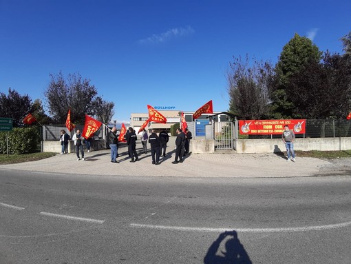 Protesta dei lavoratori alla Bollhoff Unifast