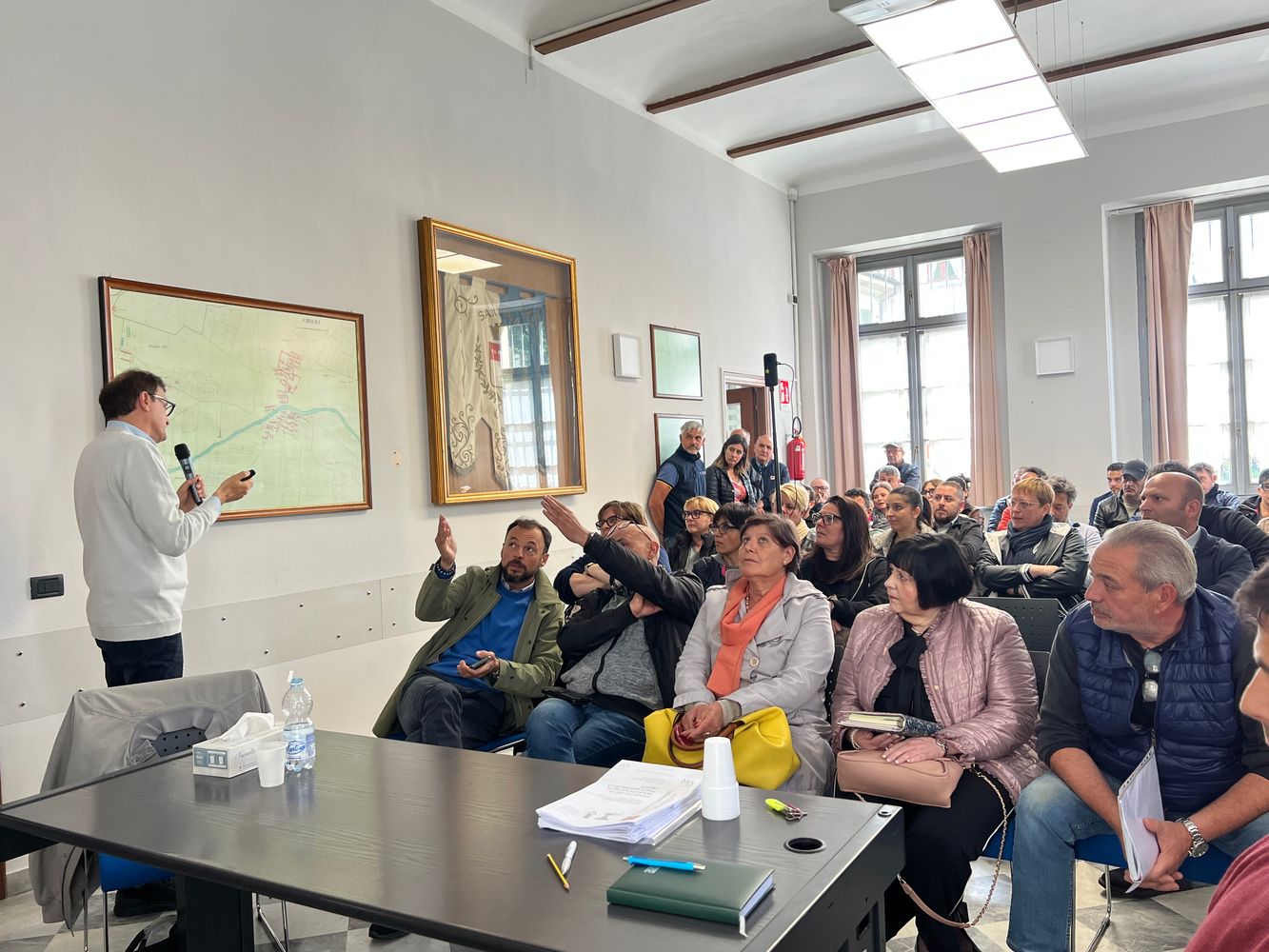 Il Comune di Santena incontra i commercianti: confronto aperto sul futuro di piazza Martiri