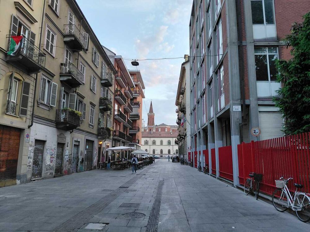 La scarsa illuminazione denunciata in via Cesare Balbo