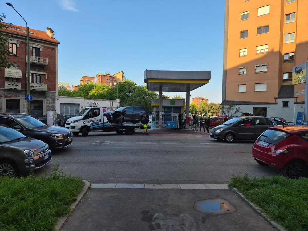 Il distributore di corso Umbria, nella cui vicinanze è avvenuto l'incidente
