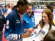 Egonu firma autografi (foto di Christian Bosio)