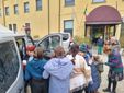 L'arrivo in hotel a Pinerolo delle bimbe ucraine
