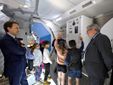 L'astronauta Luca Parmitano in visita a Thales Alenia Space