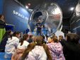 L'astronauta Luca Parmitano in visita a Thales Alenia Space