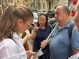 Protesta davanti alla sede Adecco di Torino