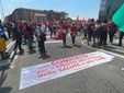 Manifestazione davanti al Grattacielo della Regione