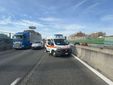 Incidente con  quattro vetture coinvolte in corso Francia