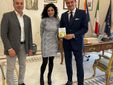 Da sx il vice presidente del Consiglio Regionale Franco Graglia con l’autrice e il presidente della Regione Piemonte Alberto Cirio