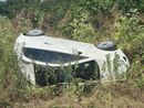 Auto si ribalta e poi finisce nei prati: paura sulla tangenziale nord