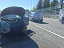 Altro incidente sulla tangenziale: 3 persone ferite e circolazione paralizzata Altro incidente sulla tangenziale: 3 persone ferite e circolazione paralizzata