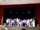 Gli alunni delle terze della Rodari sul palco del Teatro del Forte