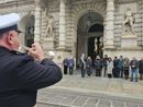 Un momento della commemorazione davanti a Palazzo Civico