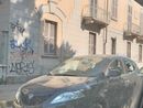 Vetri in frantumi e autoradio rubate: "La sicurezza è un problema" Vetri in frantumi e autoradio rubate: "La sicurezza è un problema"
