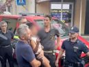 Il momento del ritrovamento del piccolo Allen (foto AdnKronos) Il momento del ritrovamento del piccolo Allen (foto AdnKronos)
