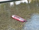 Piazza d’Armi, fontane come discariche: spunta un paraurti tra i getti d'acqua