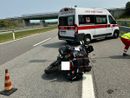 Incidente sulla bretella Ivrea-Santhia: ferito un motociclista, traffico rallentato Incidente sulla bretella Ivrea-Santhia: ferito un motociclista, traffico rallentato