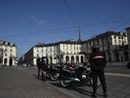 Controlli dei carabinieri in centro città Controlli dei carabinieri in centro città