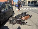 Incidente in via Candiolo: coinvolto uno scooter e un'automobile più due vetture parcheggiate Incidente in via Candiolo: coinvolto uno scooter e un'automobile più due vetture parcheggiate