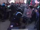 Manifestazioni e scontri davanti al museo Egizio