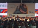Caroline Darian al SalTo2025: in centinaia per "E ho smesso di chiamarti papà"