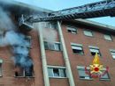 Villar Perosa, va a fuoco un appartamento: 4 persone intossicate e un intero condominio evacuato