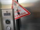 Ascensore di nuovo rotto nelle case popolari, Catanzaro (Pd): "Cittadini prigionieri"