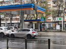 Mille firme non bastano, fumata "nera" per piazza Montanari: il distributore di benzina resta aperto