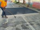Riparata finalmente la grossa buca di corso Grosseto