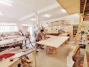 Immagine di repertorio di lavoratori di un'impresa artigiana