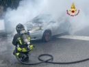 L'auto di Nichelino che ha preso fuoco