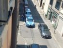 Entra in un negozio e minaccia il commerciante con un machete: paura a Barriera Entra in un negozio e minaccia il commerciante con un machete: paura a Barriera