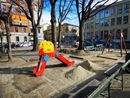 Nuove piante e sistemazione del parcheggio, i privati riqualificano piazza Graf