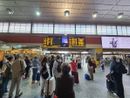 Disagi per i passeggeri a Torino Porta: &quot;Il Regionale è pieno, non si può comprare il biglietto&quot;