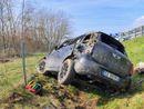 Incidente sulla bretella Ivrea - Santhià: auto scavalca il guard rail e finisce tra i prati