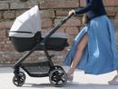 Il piccolo si trovava a bordo di un passeggino sfuggito al controllo della nonna Il piccolo si trovava a bordo di un passeggino sfuggito al controllo della nonna