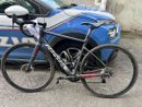 Biciclette rubate nascoste in una cantina di Barriera di Milano: la polizia le trova grazie a un dispositivo air-tag