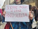 Aborto, le attiviste davanti a Palazzo Lascaris lanciano la raccolta firme