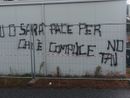 scritte no tav su un container