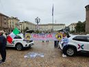 Abusivismo dilagante e la 'concorrenza sleale' degli Ncc: la protesta di decine di taxisti torinesi