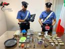 Hashish, pistola e ricetta per droghe sintetiche: arrestato lo spacciatore dei giovani eporediesi Hashish, pistola e ricetta per droghe sintetiche: arrestato lo spacciatore dei giovani eporediesi